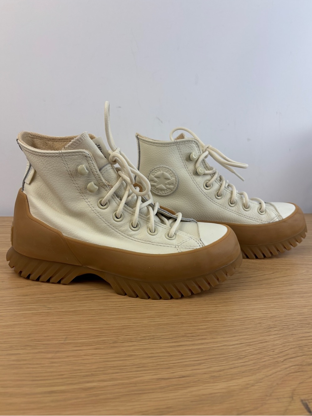 Converse All Star‎ Lugged Winter 2.0 Cream Leather Woman’s 6 Sneaker Boot